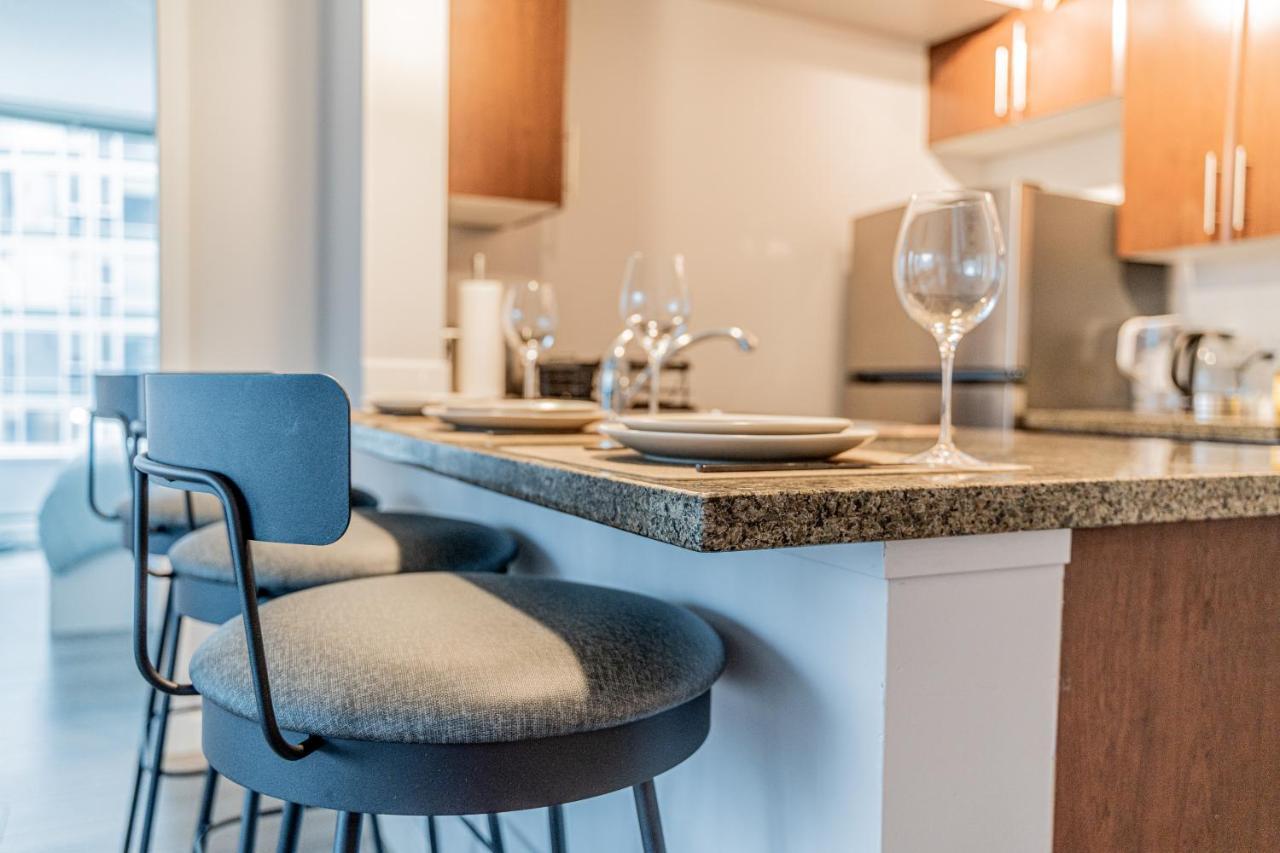 Amazing Views ! Leather Furniture ! Cozy Condo! Vancouver Exterior foto